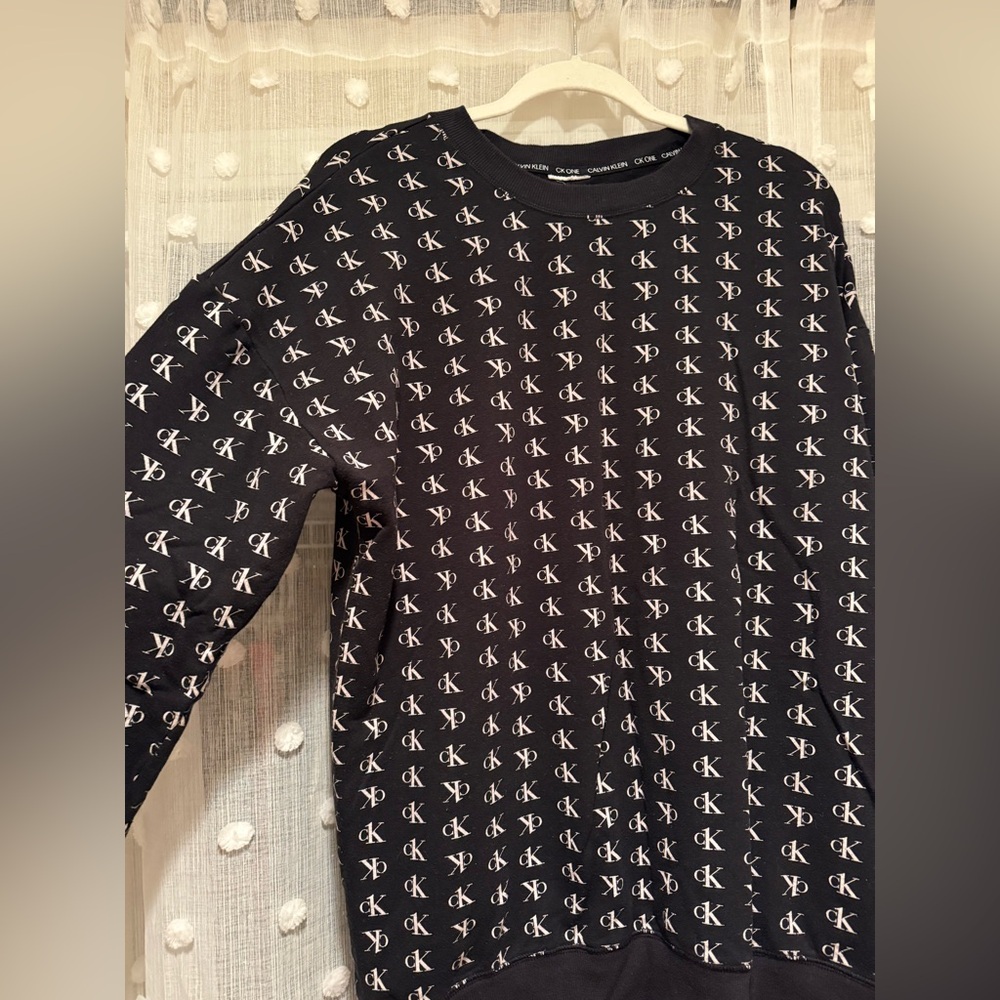 CK crewneck